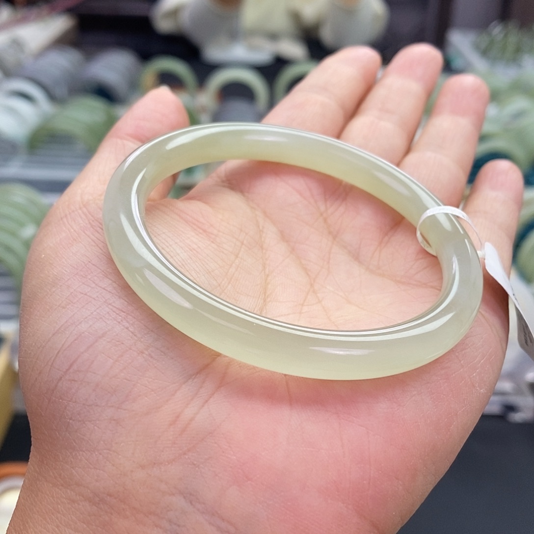 和田玉未镶嵌珠宝奇石和田玉手镯55.56