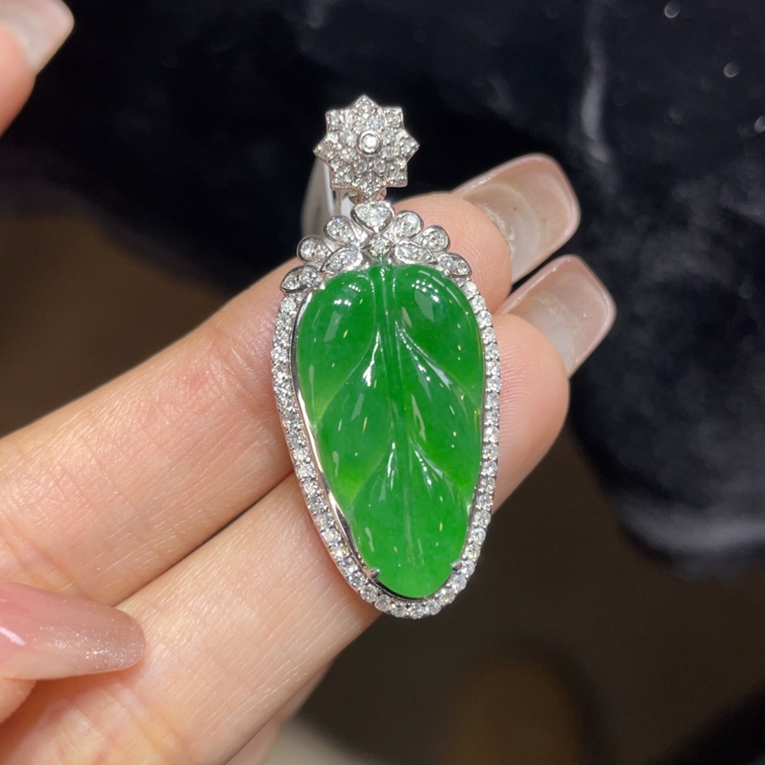 翡翠颈饰18K金镶嵌天然缅甸翡翠