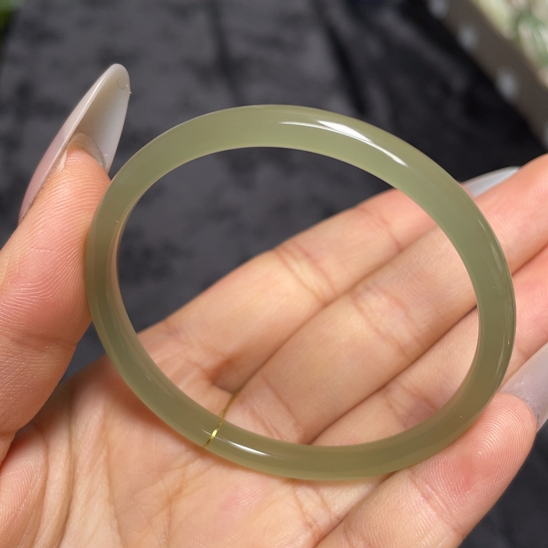 和田玉未镶嵌手镯漏！晴水52