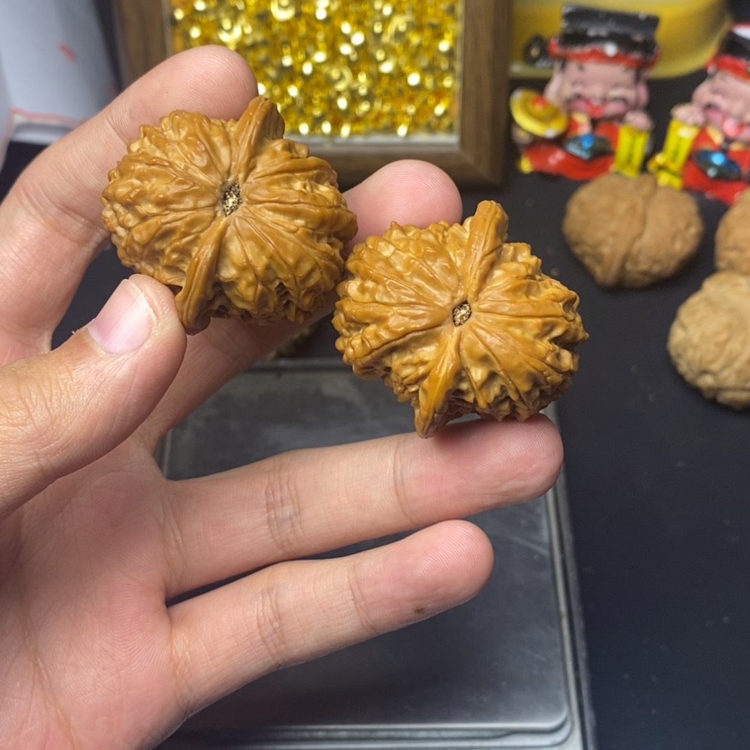 吊坠文玩核桃血麒麟