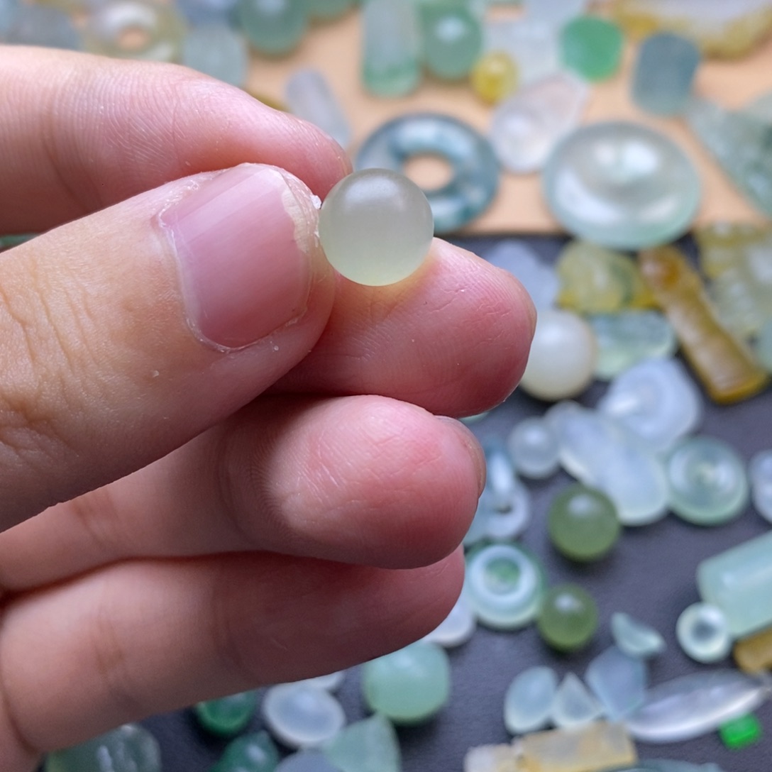 定制翡翠未镶嵌珠子