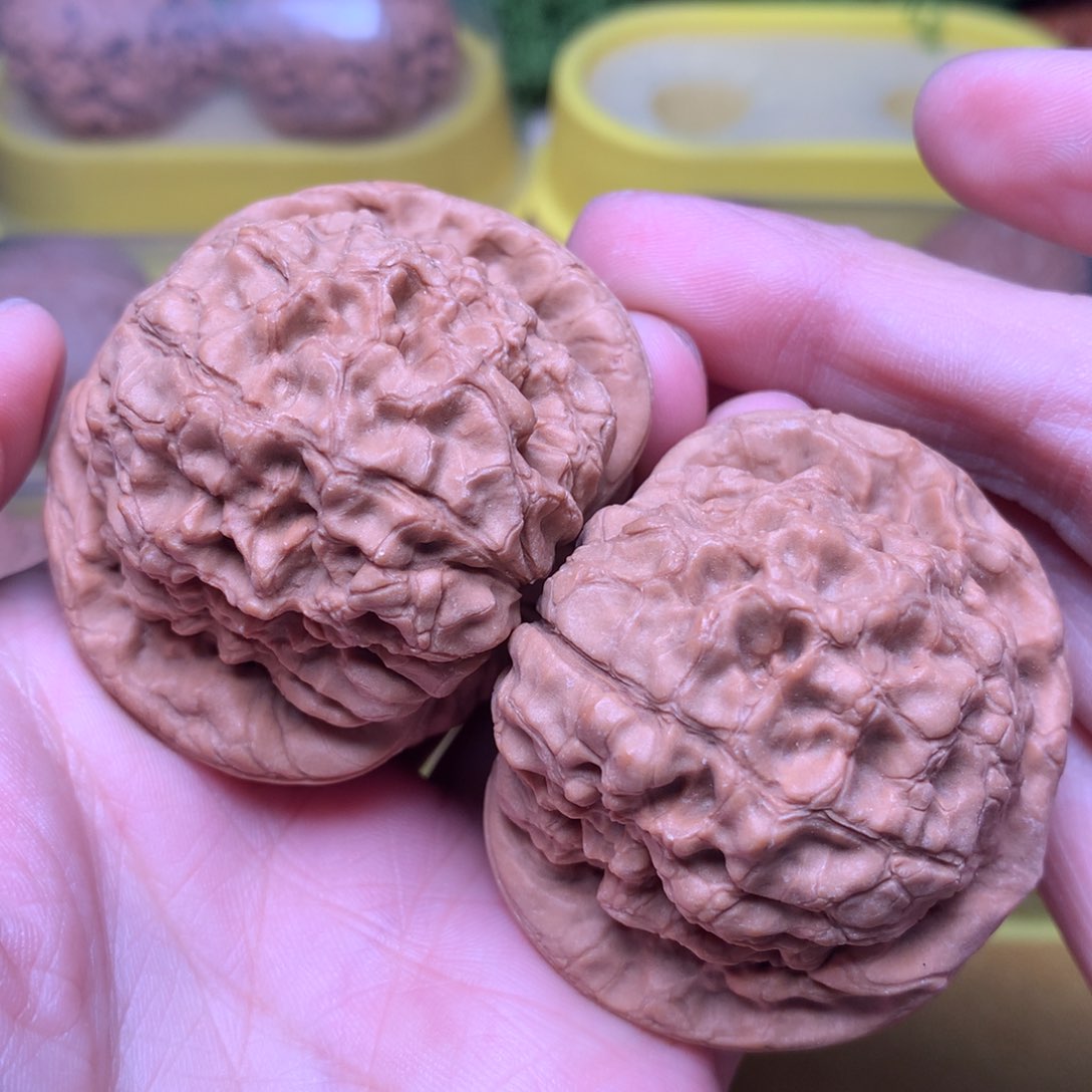 文玩核桃把件毕业肉球龙鼎51