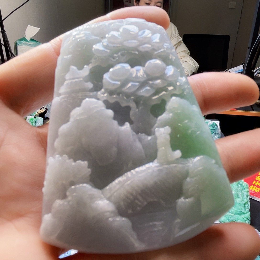 颈饰未镶嵌翡翠老*爷一