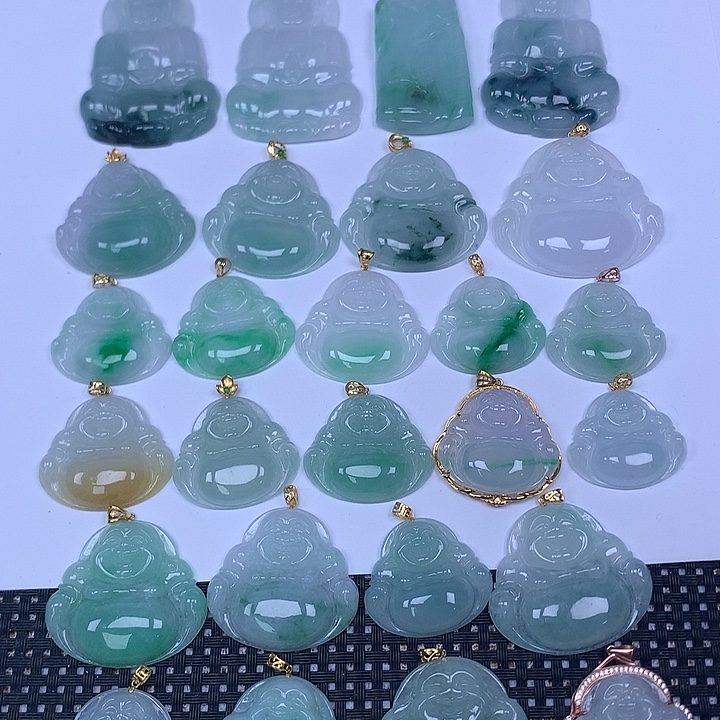 颈饰未镶嵌翡翠天然