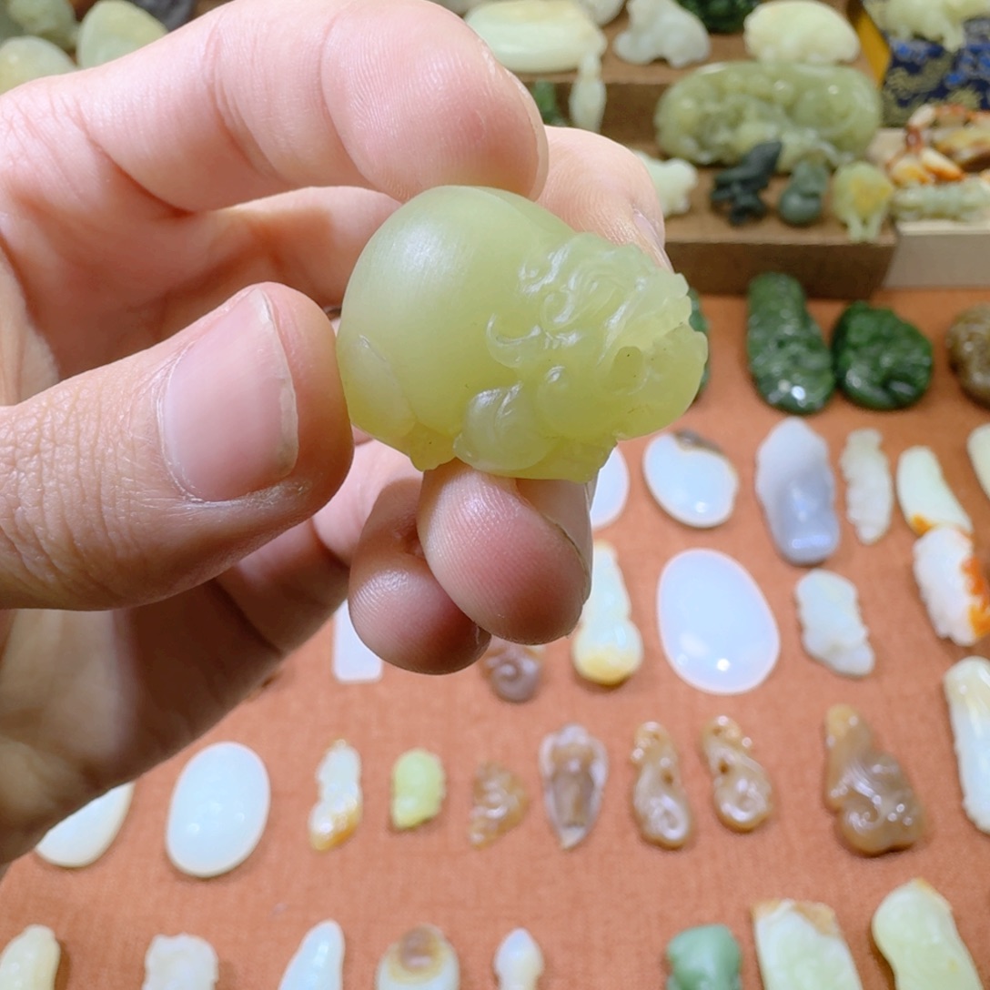 和田玉吊坠(赠链)未镶嵌