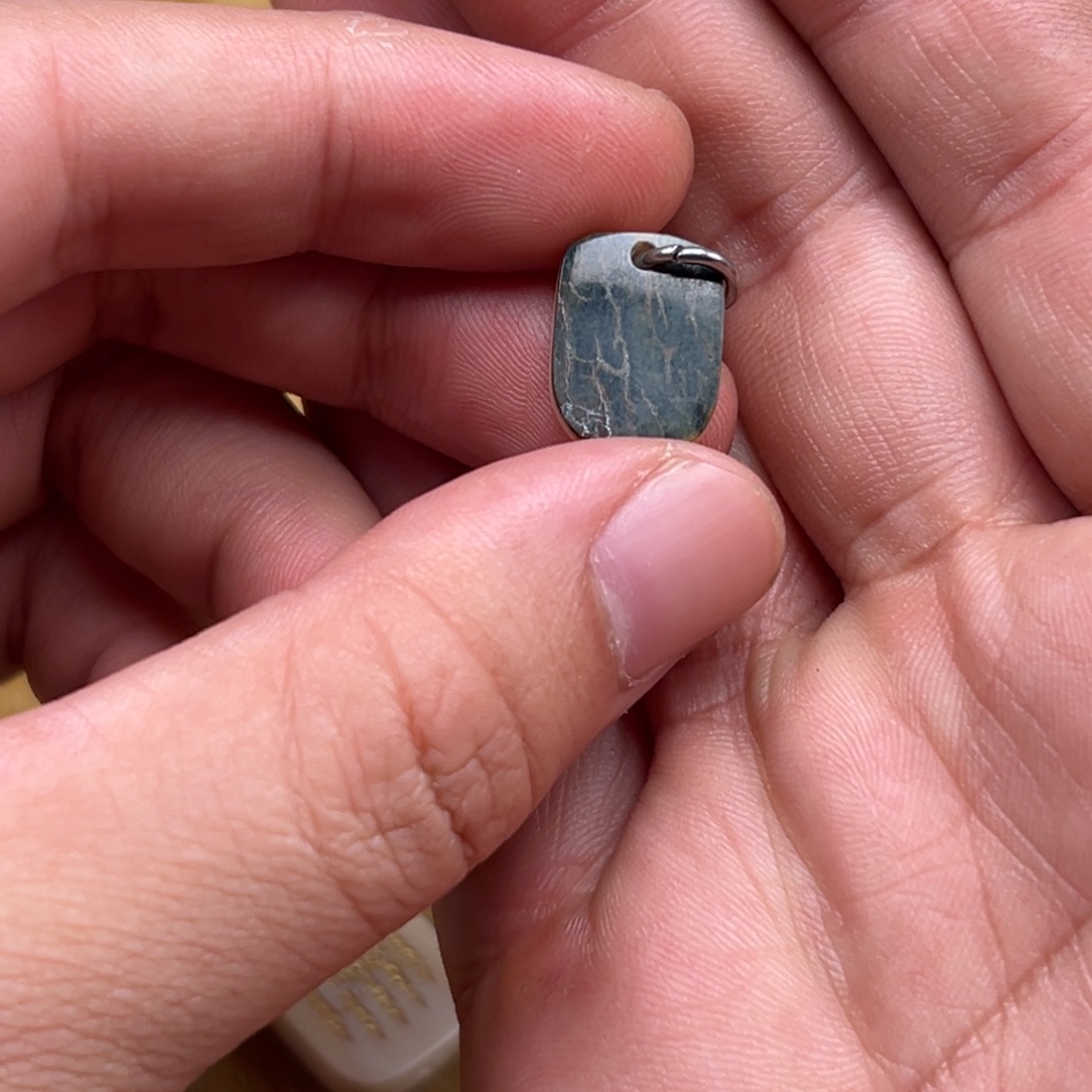 只买单纯的吊坠，没带链子，属的性质。