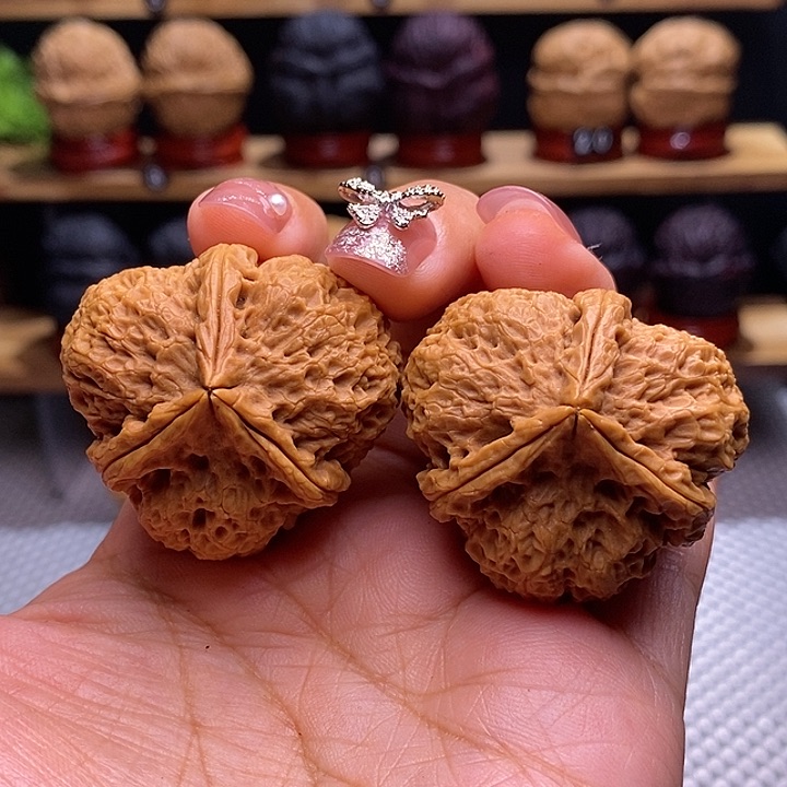 文玩核桃把件天狼三棱27