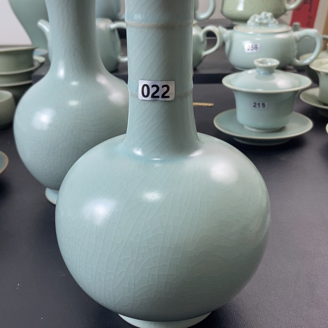 奇***遇微瑕仿古釉手工瓶