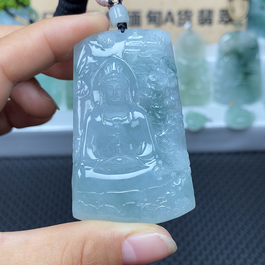 校***）翡翠未镶嵌颈饰翡翠