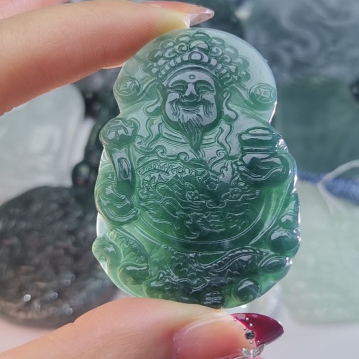 翡翠颈饰未镶嵌天然的A货翡翠多样性发货