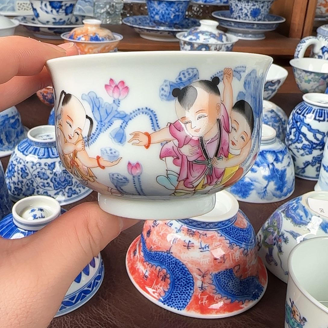 杯青花加粉彩炉式杯