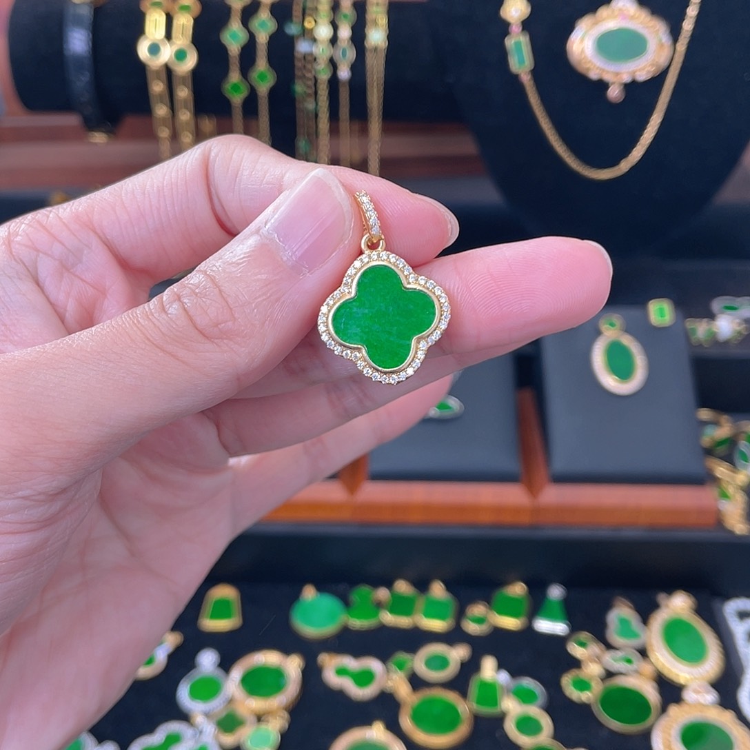 翡翠银S925镀金镶嵌吊坠(赠链)