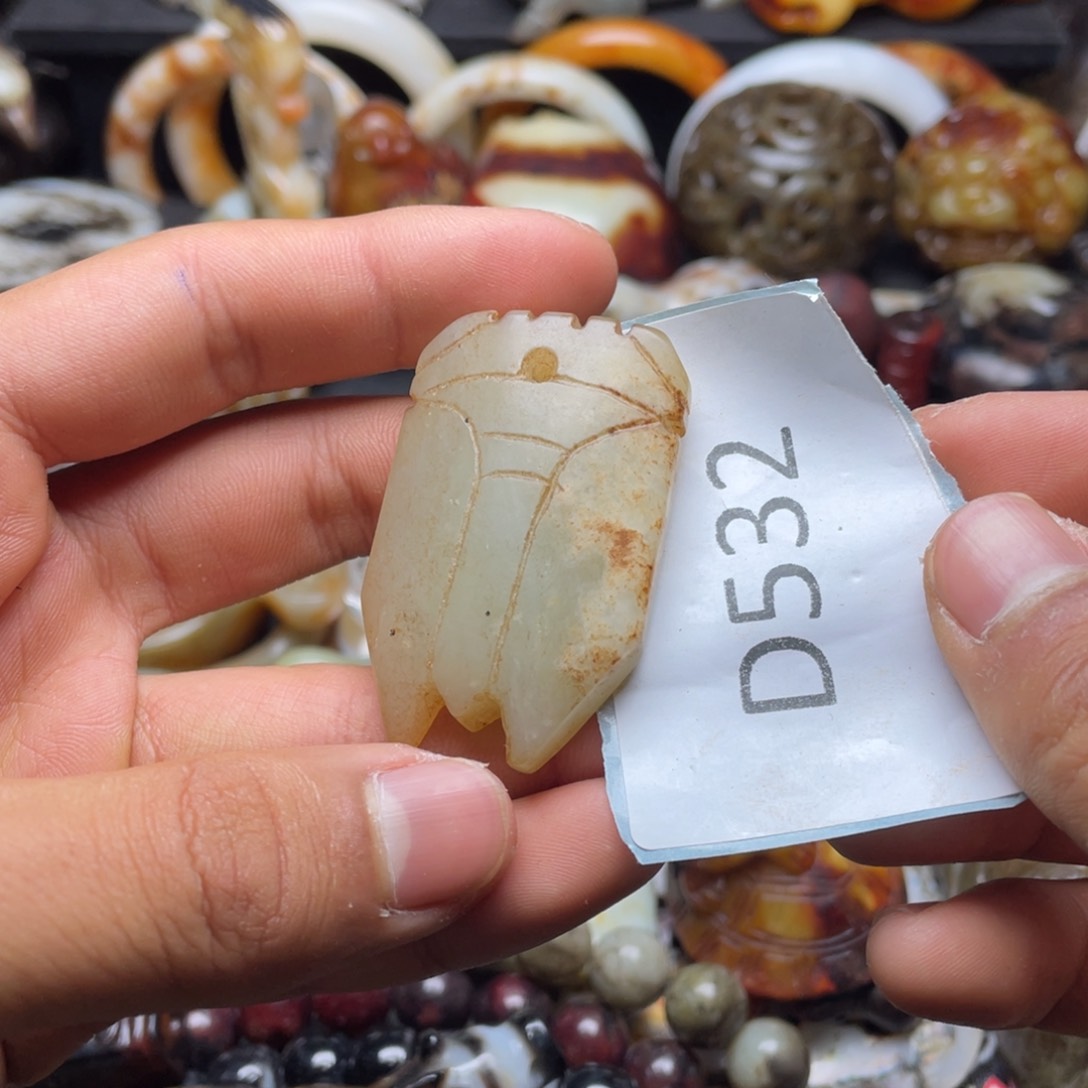 和田玉（糖玉）挂件未镶嵌