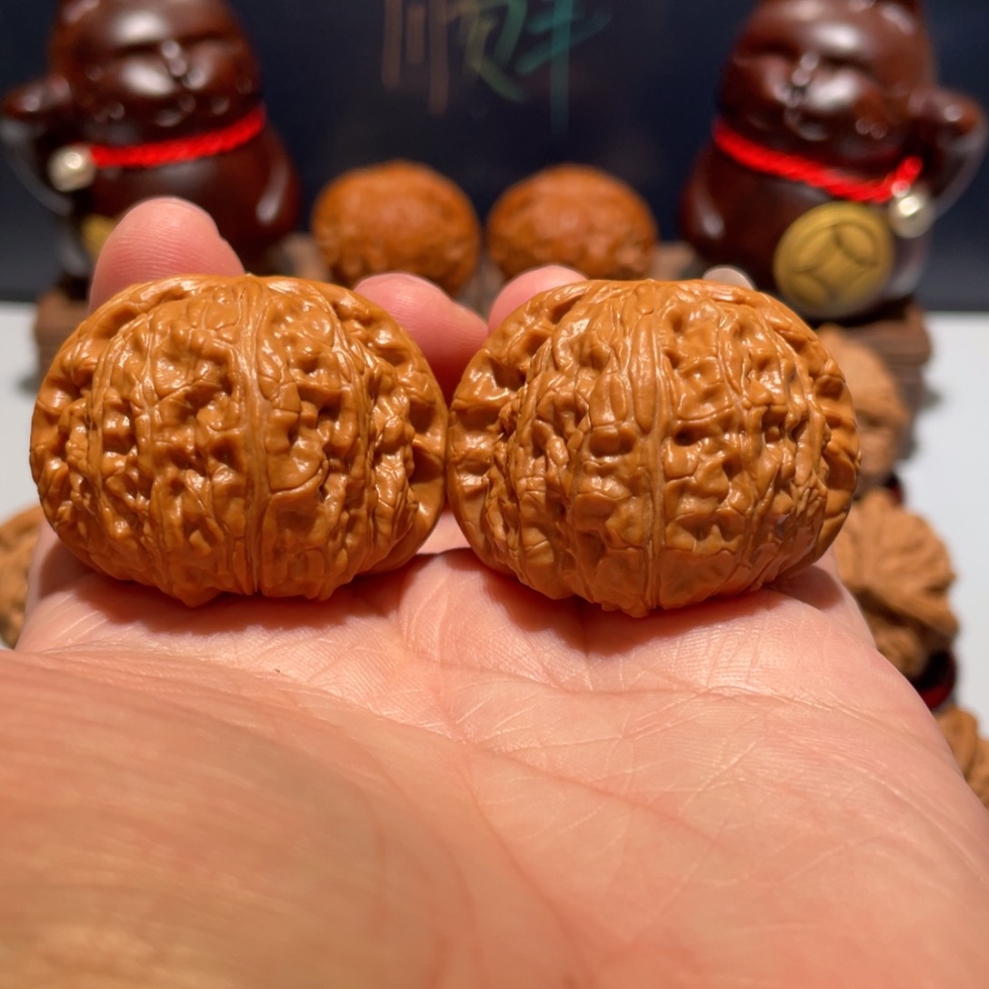 文玩核桃把件白狮子40.5