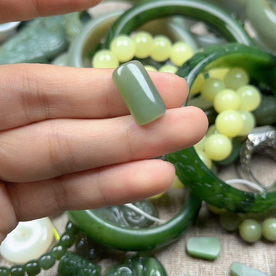 和田玉（碧玉）未镶嵌颈饰