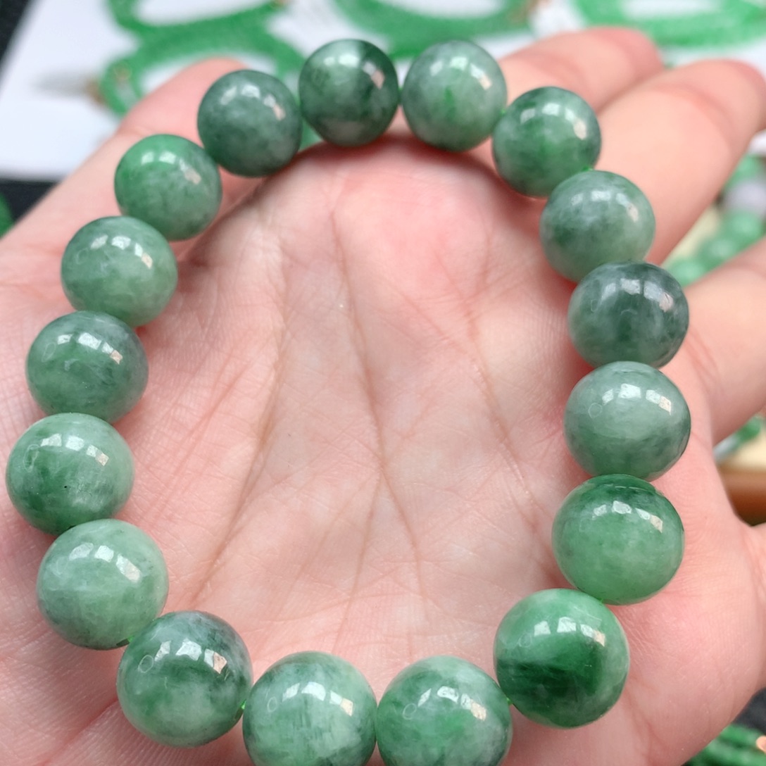 翡翠手链未镶嵌翡翠