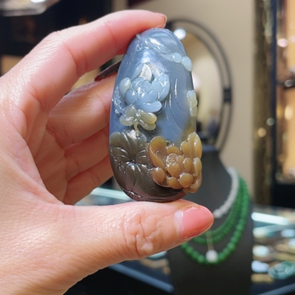 【闪购商品】和田玉未镶嵌颈饰荷花牌