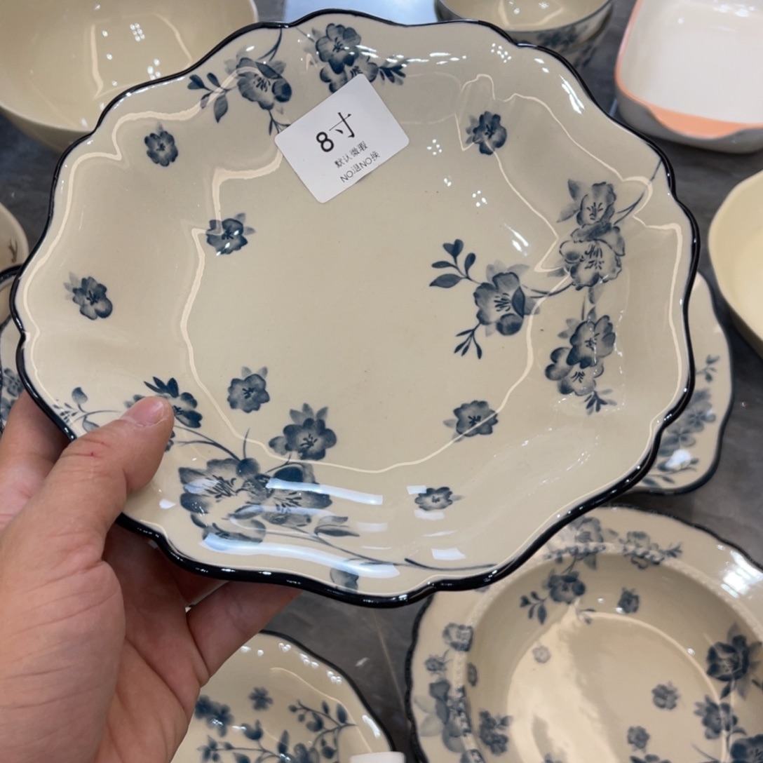 陶瓷微瑕餐具介意勿拍，满18飞！