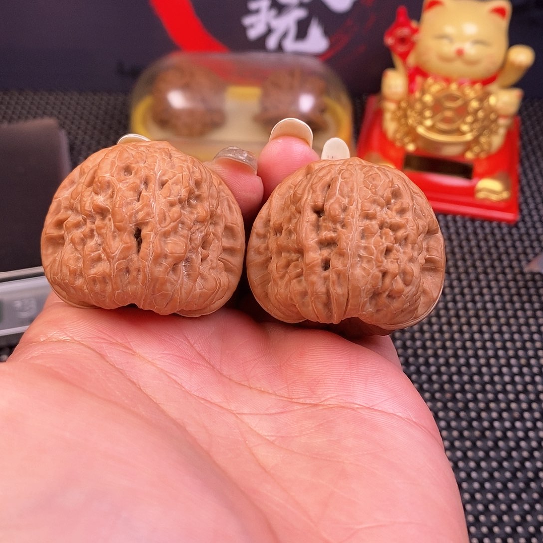 文玩核桃吊坠40➕平古凹底全品红皮