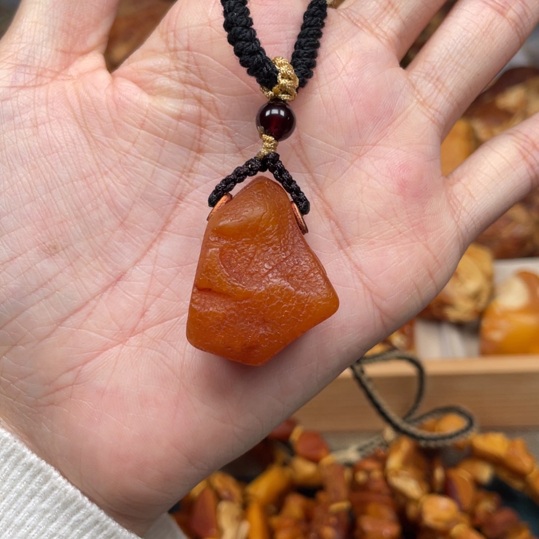 琥珀珠宝奇石未镶嵌