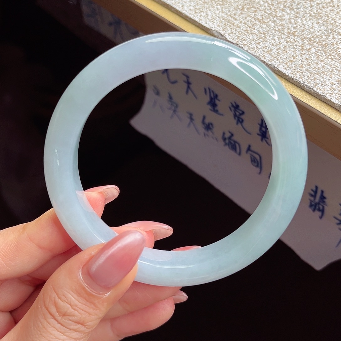 翡翠未镶嵌手镯手镯