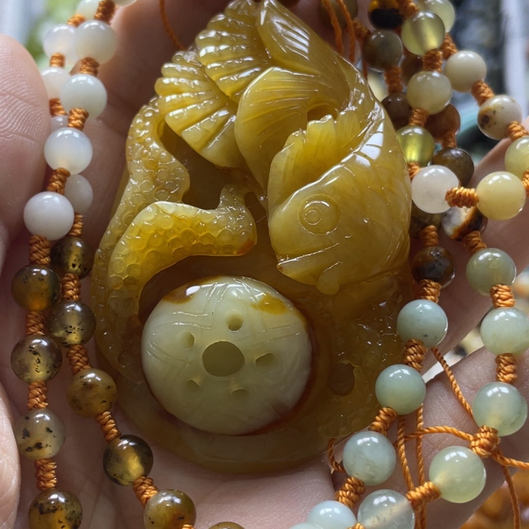 蛇纹石玉颈饰未镶嵌