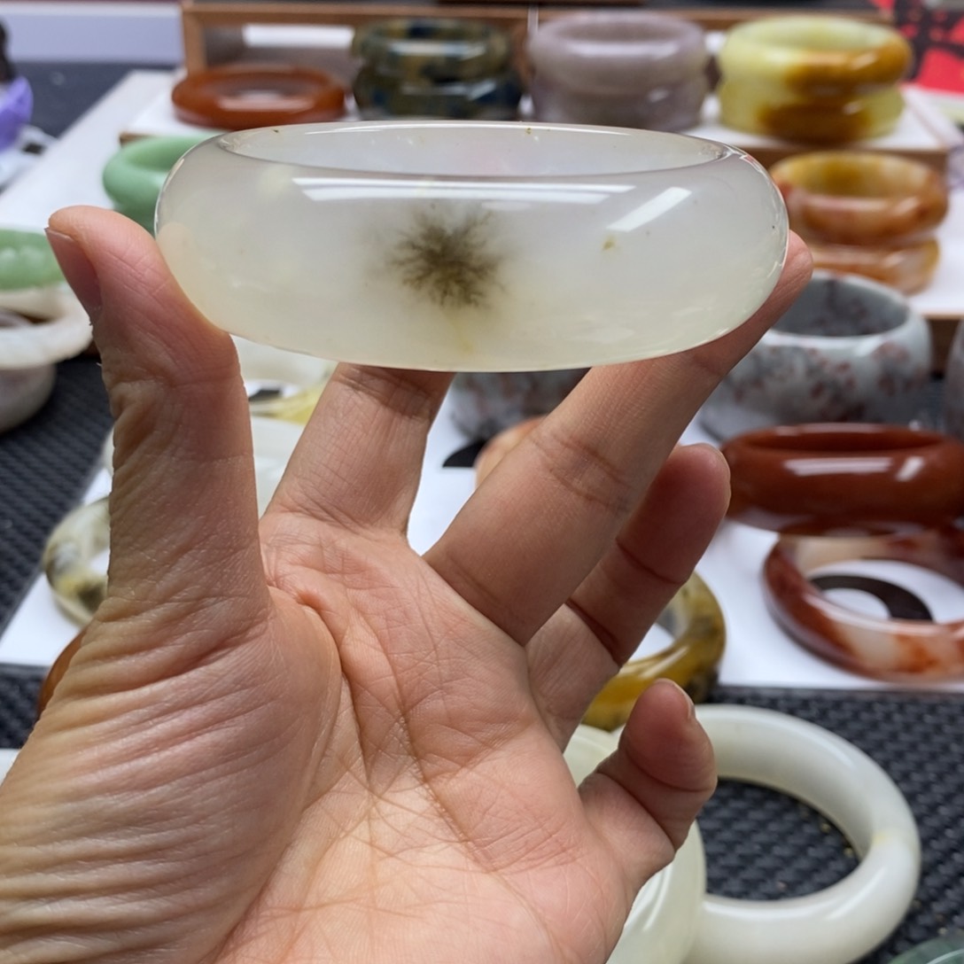 石英质玉手镯未镶嵌羊*