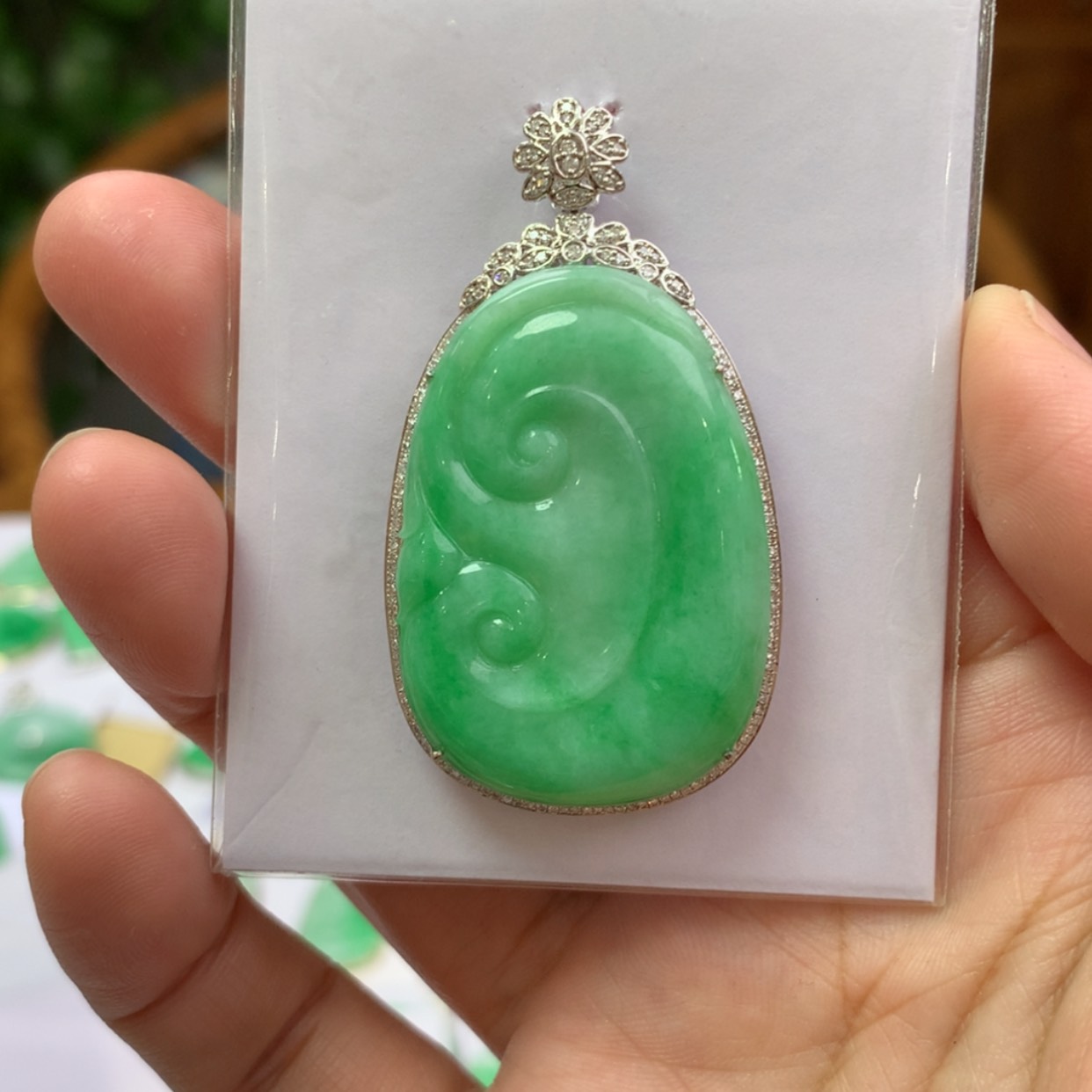 【闪购商品】翡翠颈饰18K金镶嵌翡翠首饰