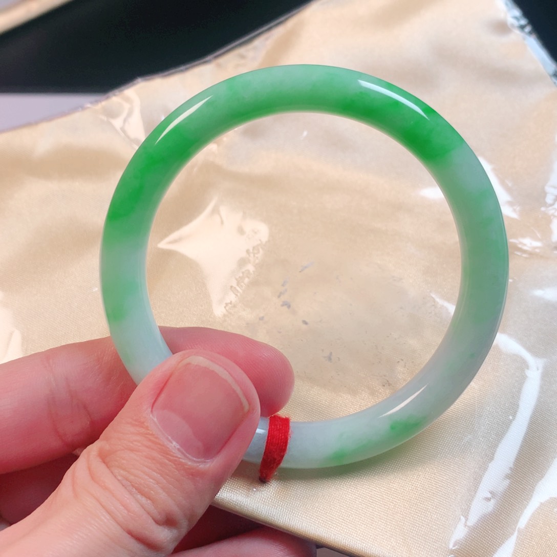 翡翠手镯未镶嵌翡翠手镯57