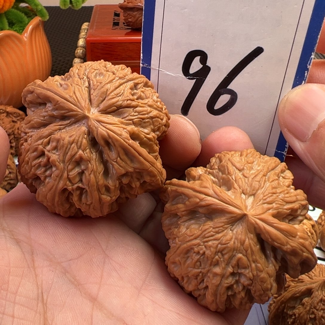 文玩核桃把件全品球筋48.5尺寸96号