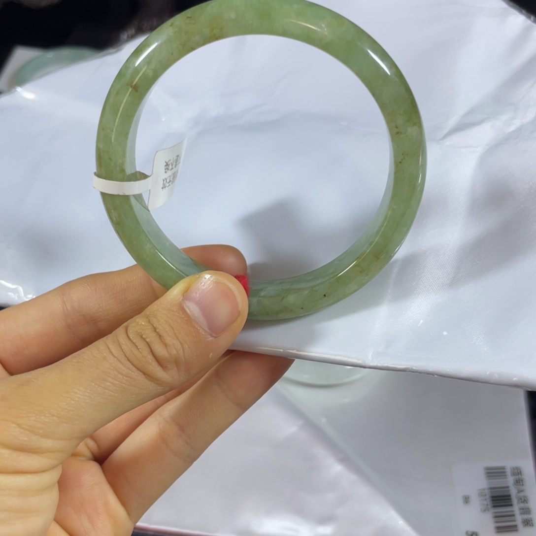 未镶嵌手镯翡翠天然翡翠手镯