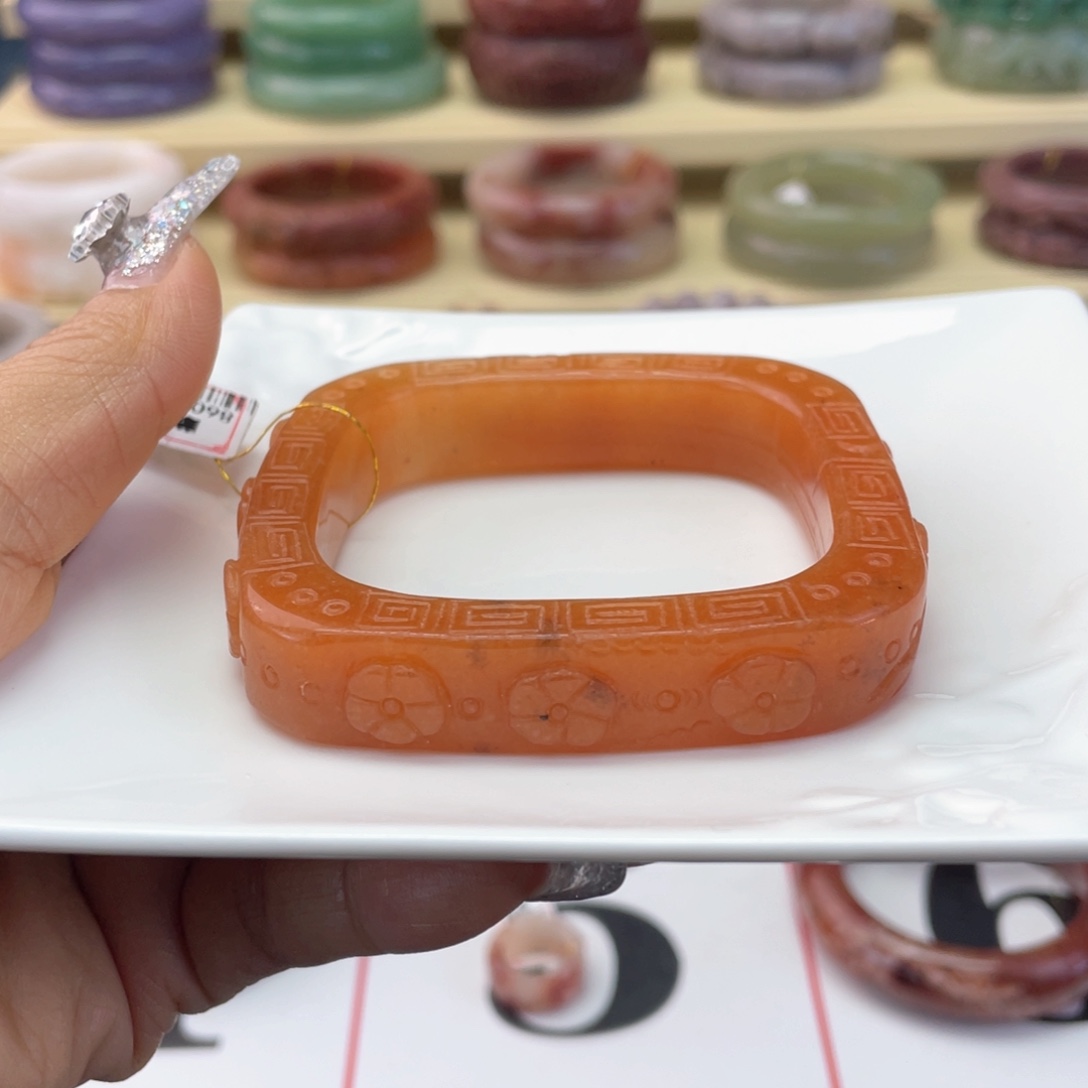 纯***）石英岩玉未镶嵌手镯