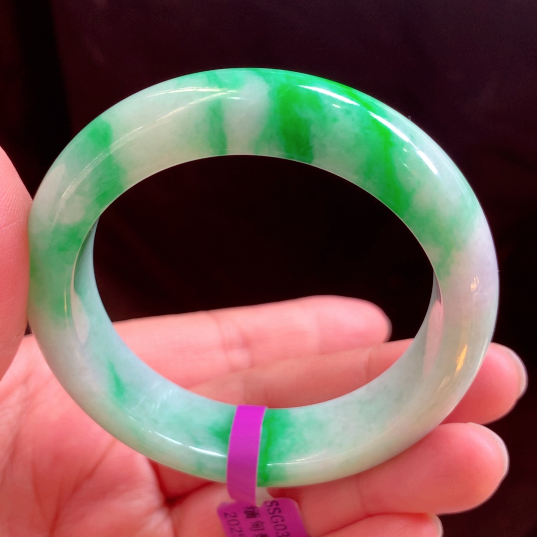 翡翠手镯未镶嵌缅甸翡翠