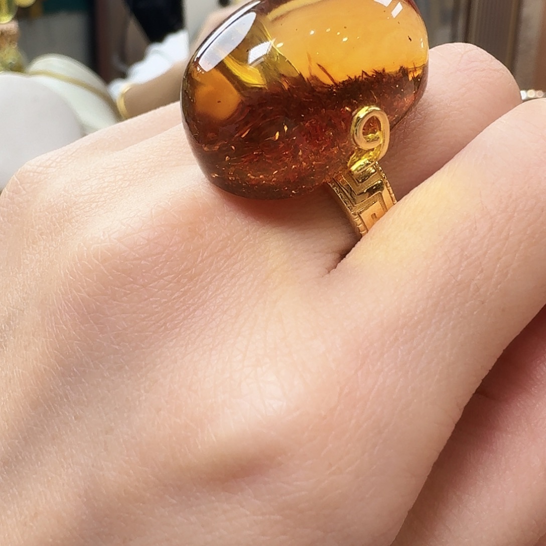 琥珀未镶嵌颈饰戒指