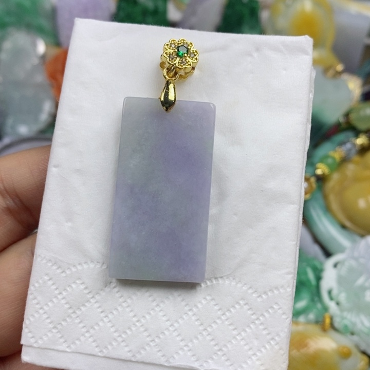 翡翠吊坠(赠链)未镶嵌