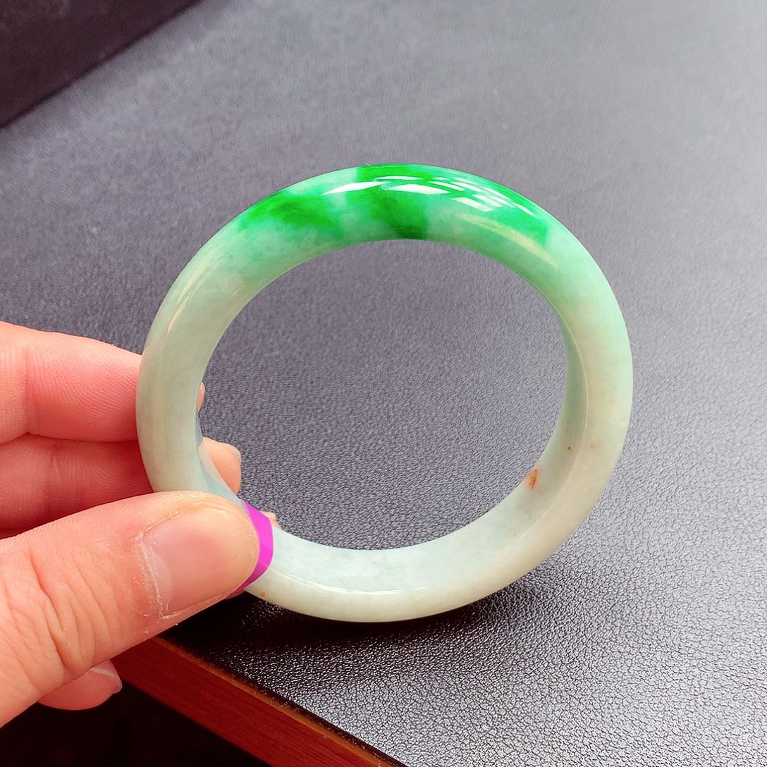 翡翠手镯未镶嵌缅甸翡翠