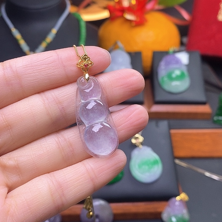 翡翠颈饰未镶嵌豆子