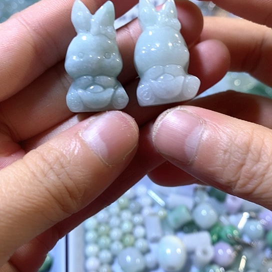 翡翠未镶嵌颈饰吊坠