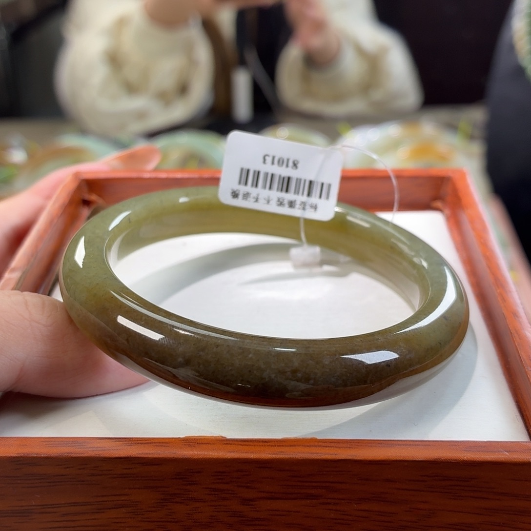 和田玉未镶嵌手镯6