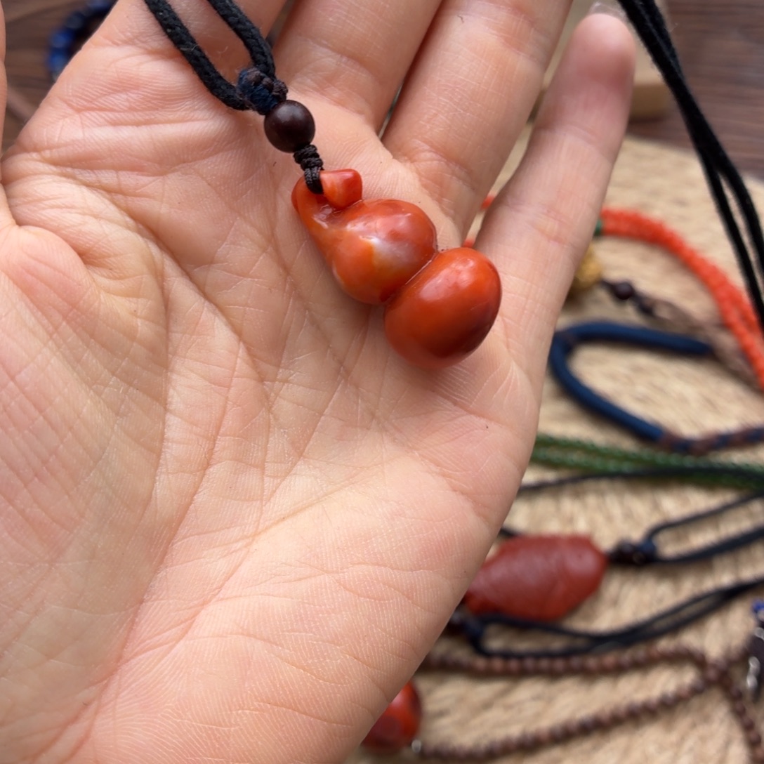 不***见南红玛瑙未镶嵌颈饰