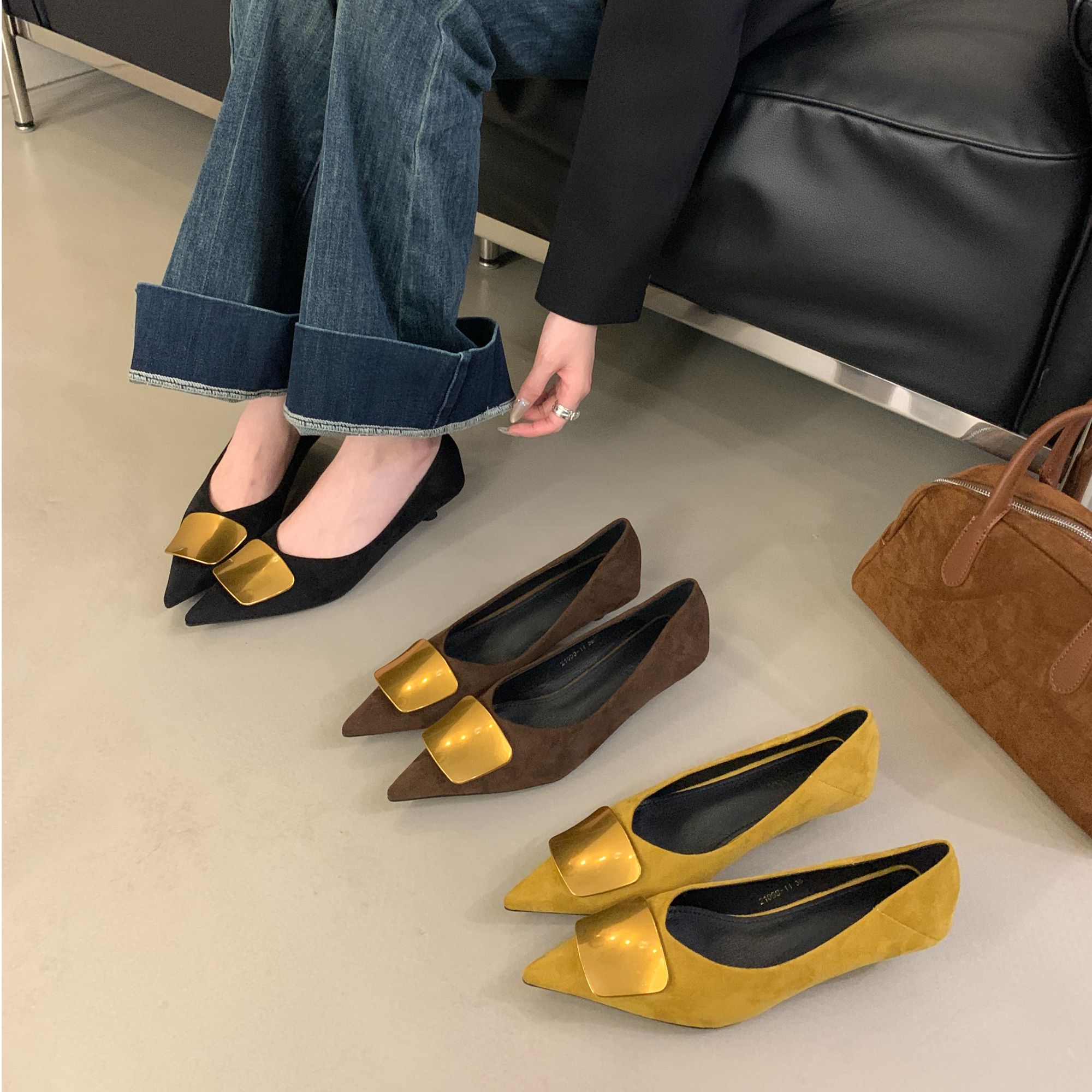 2025春秋季新款小猫跟高跟鞋尖头金属扣百搭通勤中跟浅口低跟单鞋