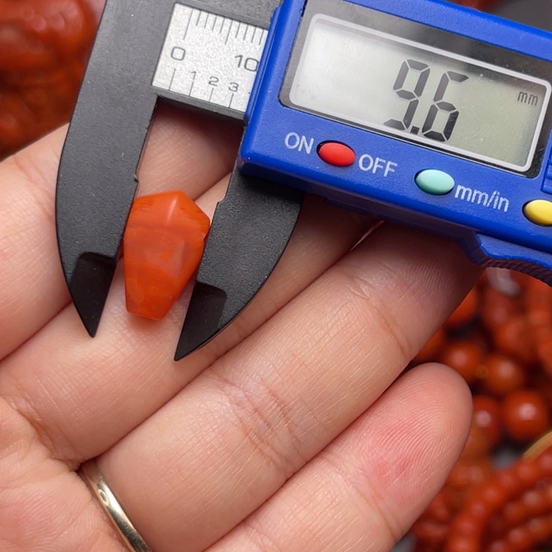 南红玛瑙配饰未镶嵌