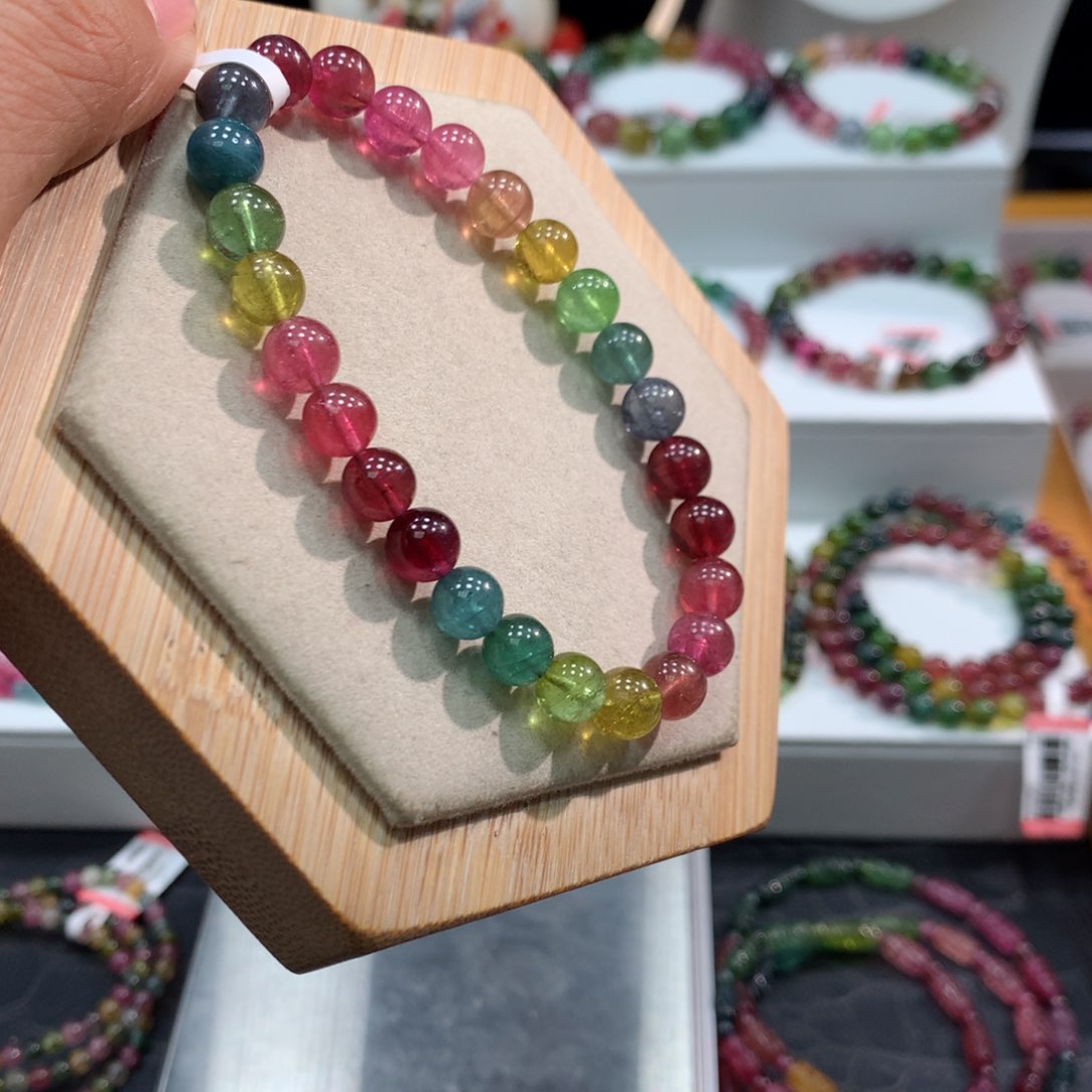 碧玺手链未镶嵌    7mm。