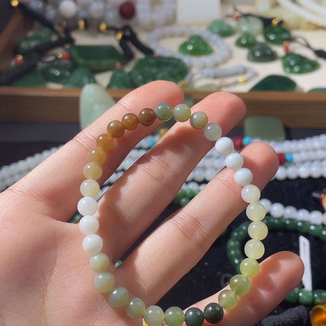 和田玉未镶嵌手串