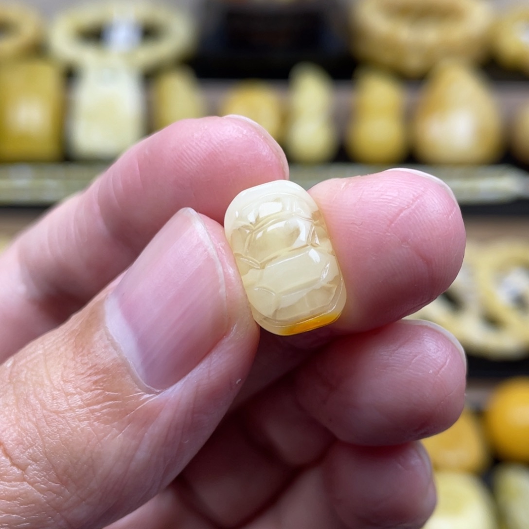 琥珀裸石未镶嵌琥珀蜜蜡