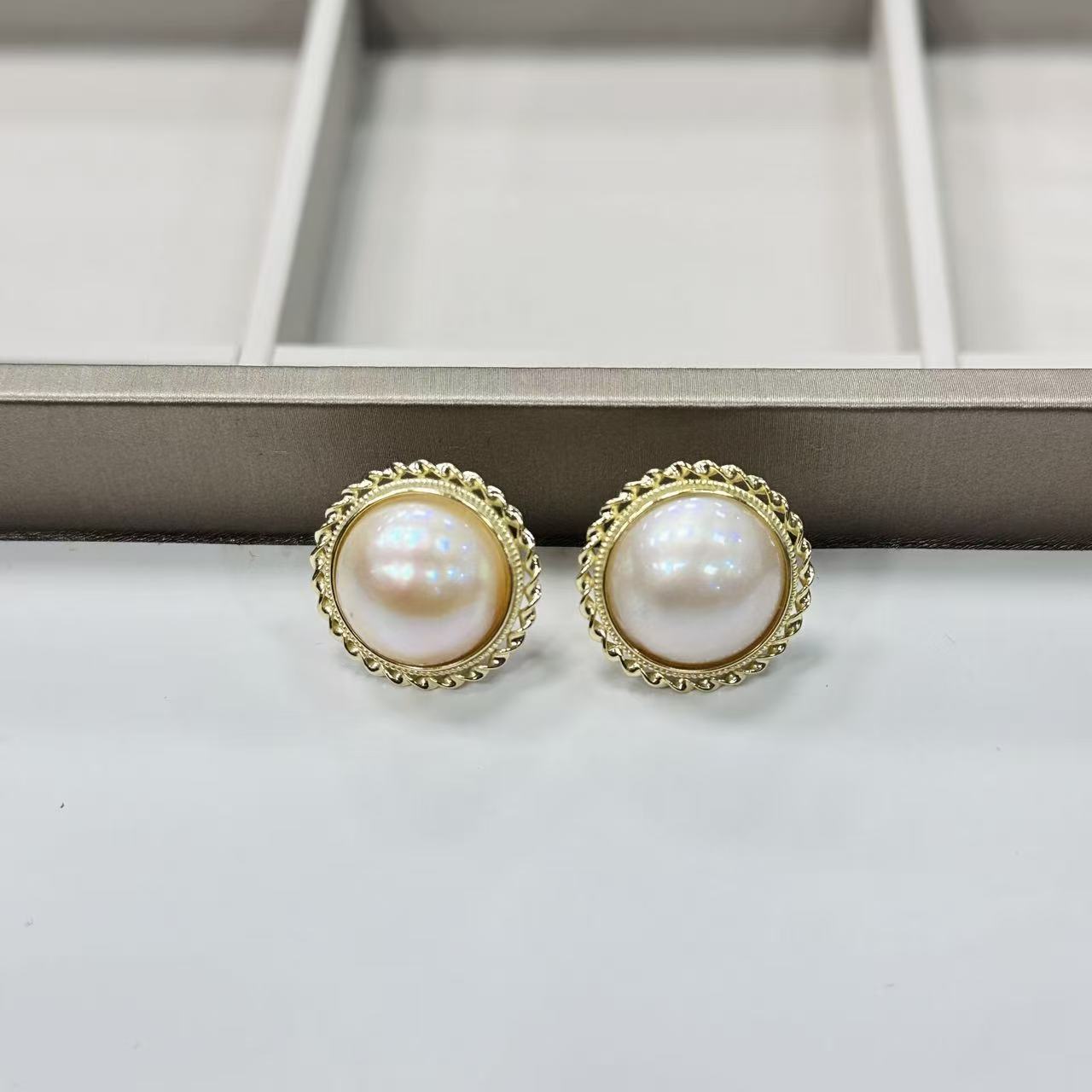 娜点珠宝  白马贝15-16mm 小香风 马贝拼合珍珠耳钉S