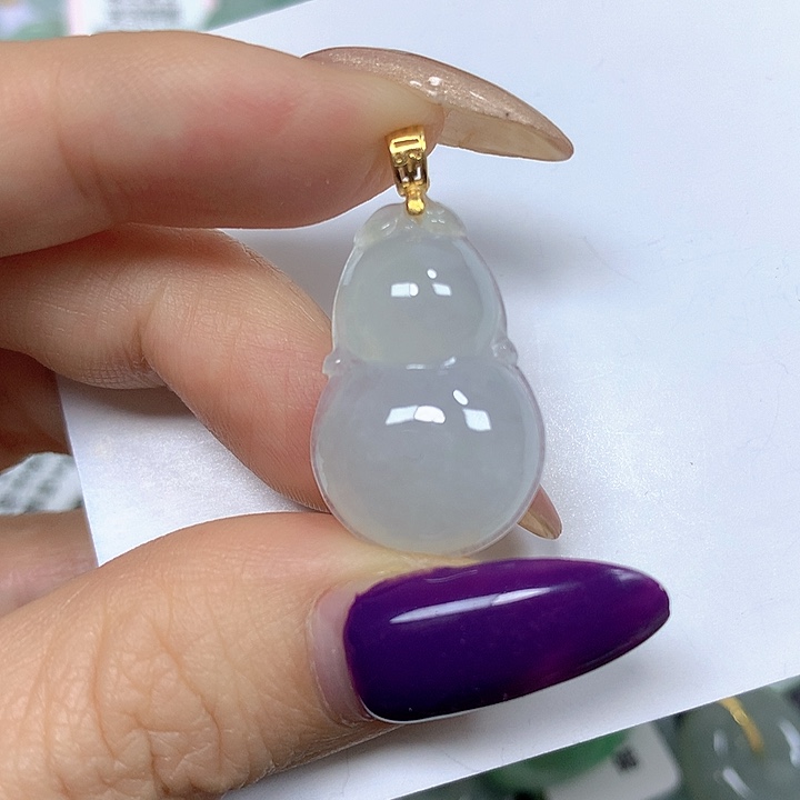 翡翠未镶嵌颈饰挂件
