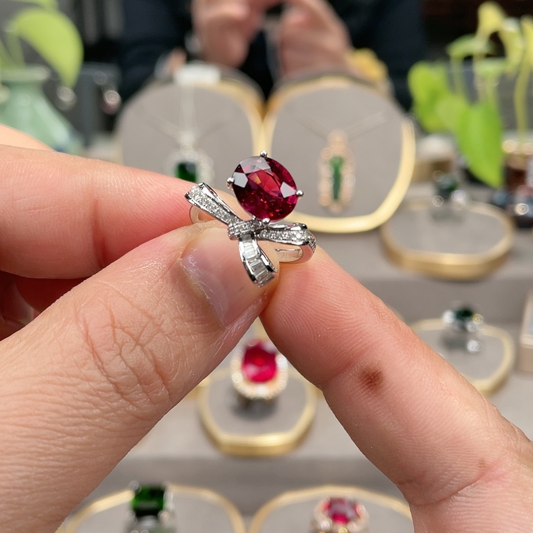 碧玺戒指18K金镶嵌2.93ct