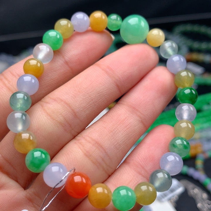 翡翠手镯未镶嵌卡