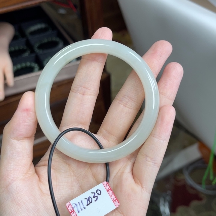 和田玉未镶嵌手镯57